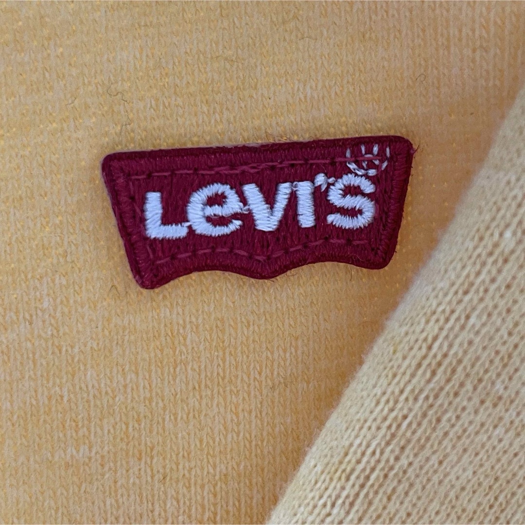 Levi's(リーバイス)のリーバイス トレーナー スウェット イエロー 裏起毛 レディースのトップス(トレーナー/スウェット)の商品写真