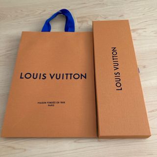 ルイヴィトン(LOUIS VUITTON)のヴィトンネクタイの箱と紙袋(ショップ袋)