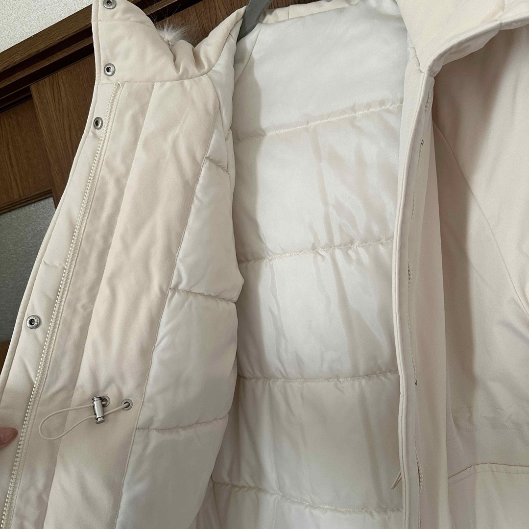 GU(ジーユー)のアウター ブルゾン コート フェイクファー アイボリー レディースのジャケット/アウター(ブルゾン)の商品写真