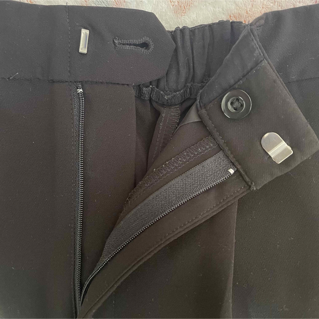 GU(ジーユー)のGU ストレッチテーパードパンツ ブラック S レディースのパンツ(カジュアルパンツ)の商品写真