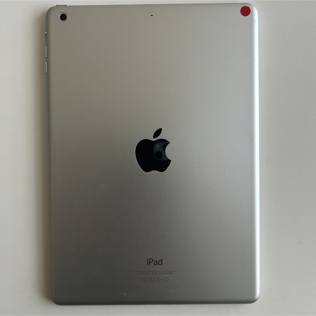 アップル iPad Air WiFi 16GB シルバー スマホ/家電/カメラのPC/タブレット(タブレット)の商品写真