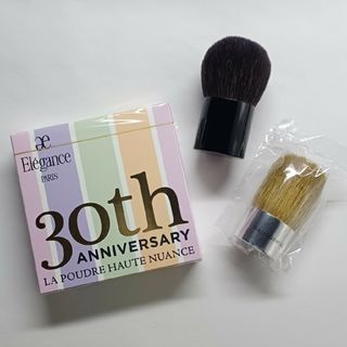 エレガンス(Elégance.)のラ プードル30周年限定パウダー/ブラシセット(フェイスパウダー)