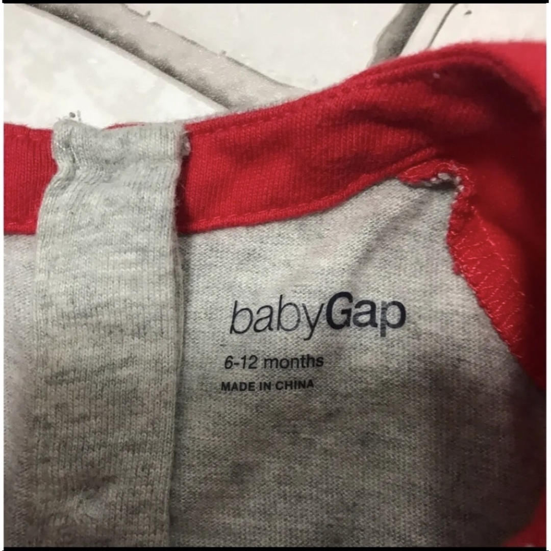 babyGAP(ベビーギャップ)のベビーギャップ　リボンワンピース　70サイズ　通園コーデ　半袖　コットン　赤灰 キッズ/ベビー/マタニティのベビー服(~85cm)(ワンピース)の商品写真