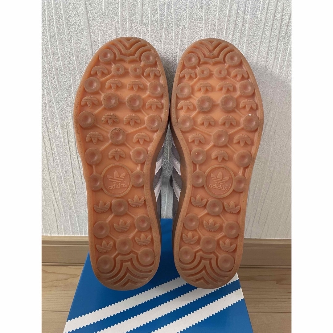 adidas(アディダス)のアディダス ガゼル インドア ID0978 GREY/FTWR/GUM   レディースの靴/シューズ(スニーカー)の商品写真