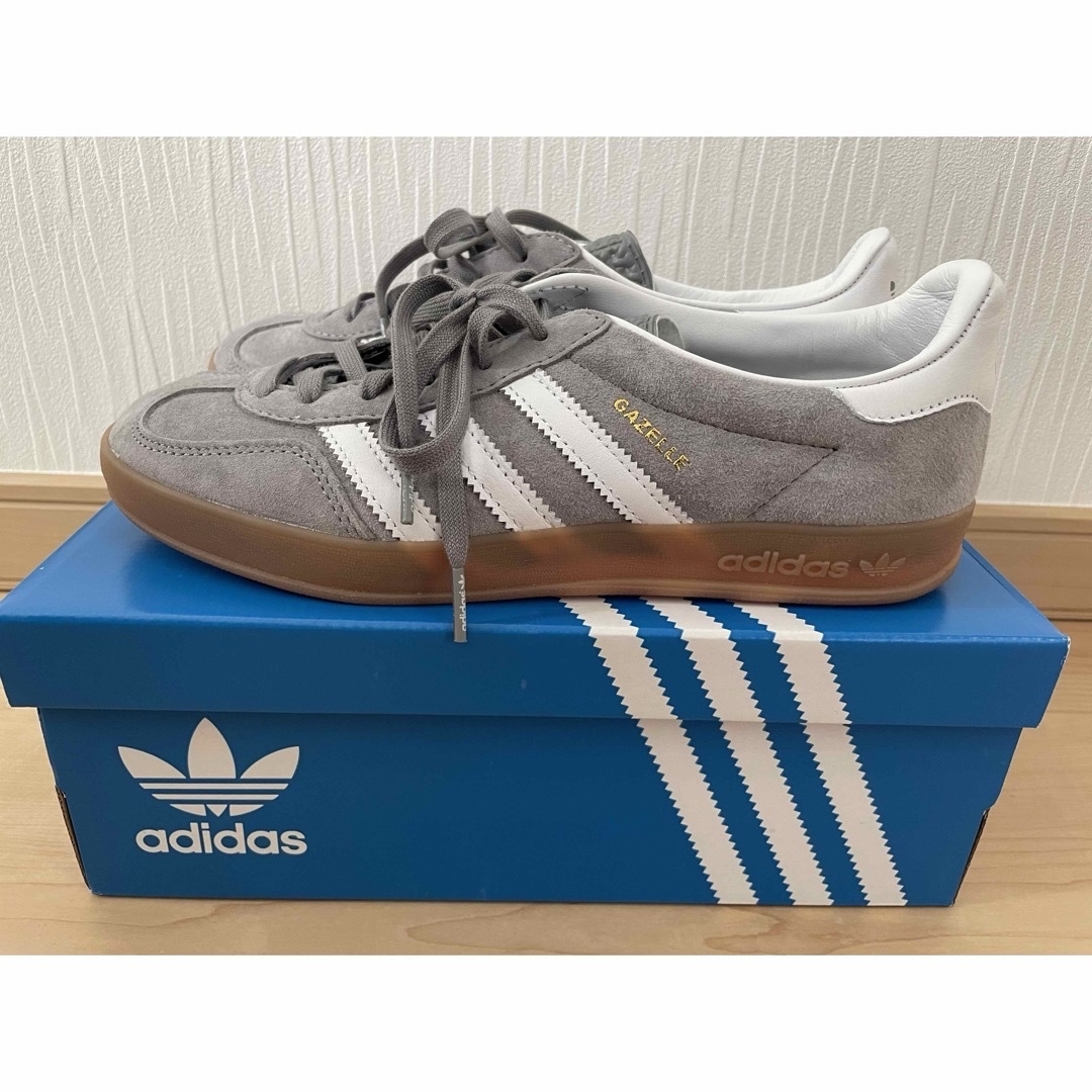 adidas(アディダス)のアディダス ガゼル インドア ID0978 GREY/FTWR/GUM   レディースの靴/シューズ(スニーカー)の商品写真