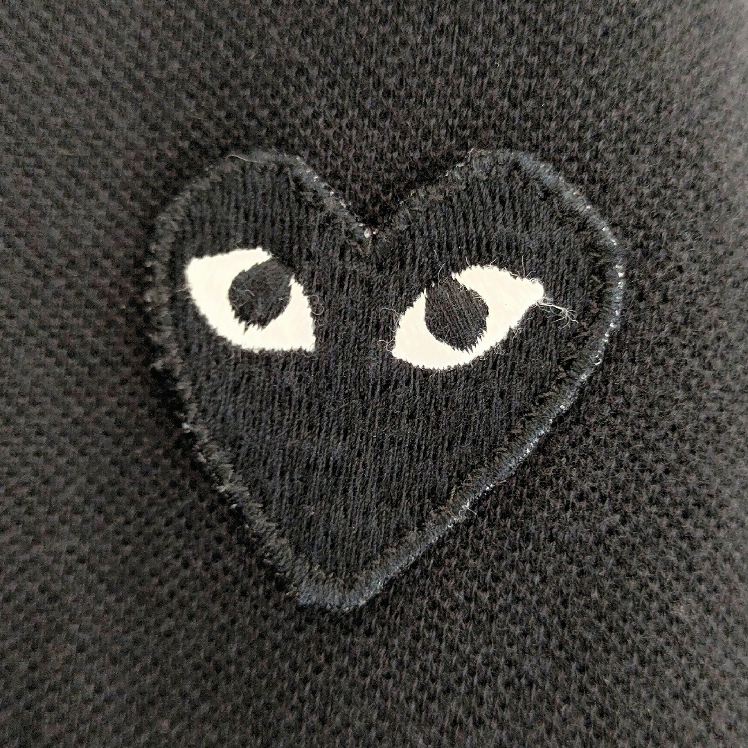 COMME des GARCONS(コムデギャルソン)の【希少サイズ】プレイコムデギャルソン☆ハートロゴ付ポロシャツ　XL　ブラック メンズのトップス(ポロシャツ)の商品写真