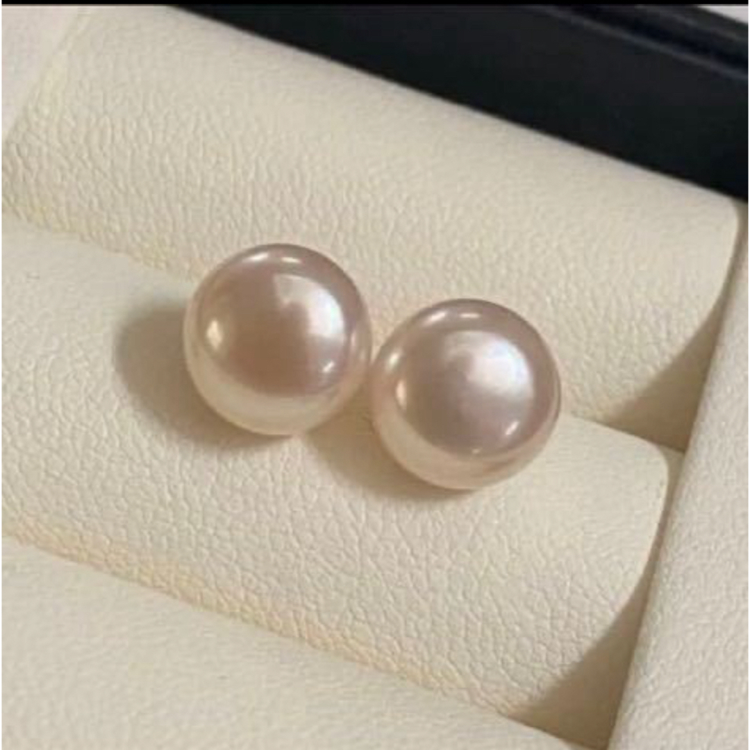 大粒　照り良く　天然淡水真珠　直結　パールピアス　本真珠　淡いピンク10mm レディースのアクセサリー(ピアス)の商品写真