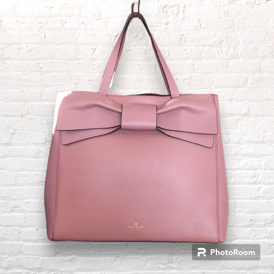 kate spade new york(ケイトスペードニューヨーク)の【used】バッグ　ピンク　リボン　ハンドバッグ　ショルダーバッグ　ブランド　２ レディースのバッグ(ショルダーバッグ)の商品写真