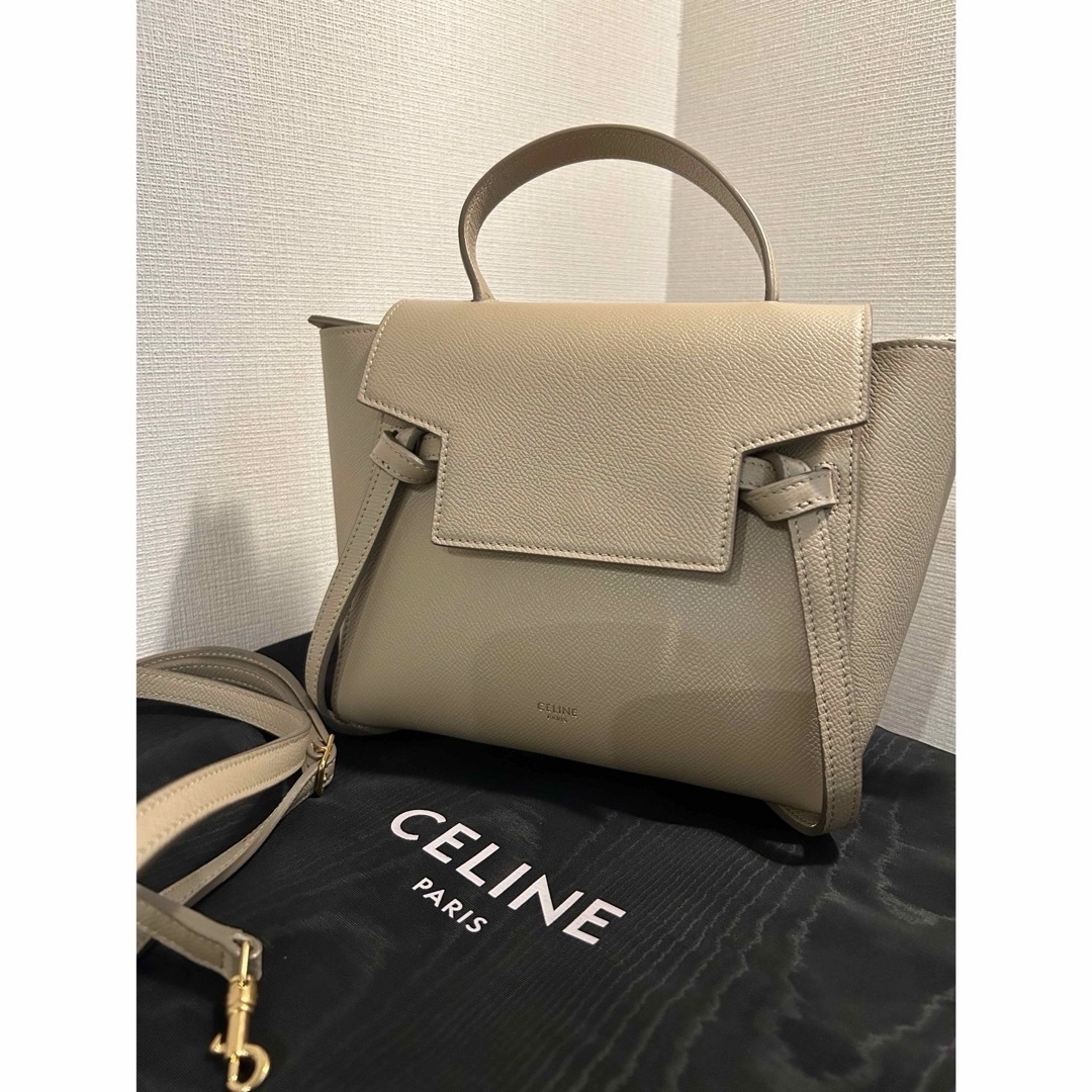 celine(セリーヌ)のナノ ベルトバッグ / グレインドカーフスキン ライトトープ レディースのバッグ(ハンドバッグ)の商品写真