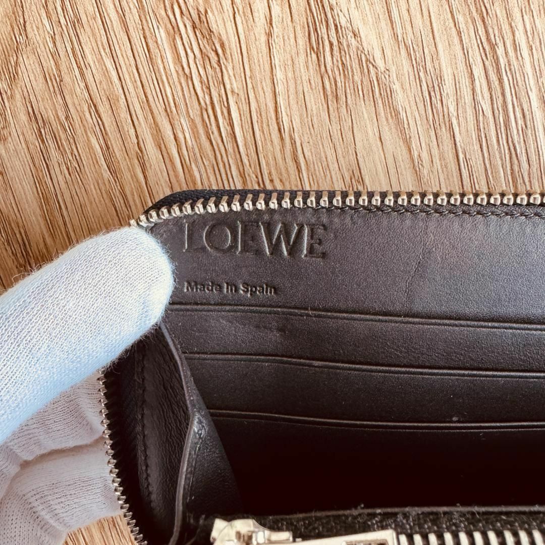 LOEWE(ロエベ)の◇ロエベ◇リピートアナグラム レザー ラウンドジップウォレット ネイビー レディースのファッション小物(財布)の商品写真