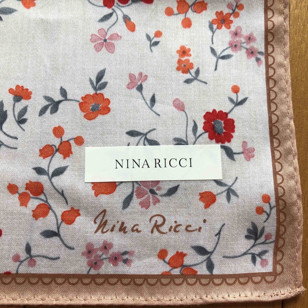 NINA RICCI(ニナリッチ)の【シール付き】大判ハンカチ レディースのファッション小物(ハンカチ)の商品写真