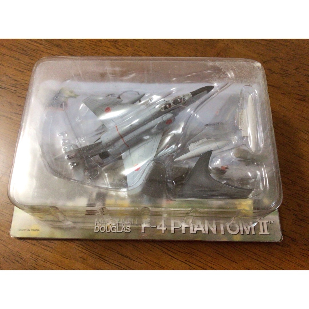 McDONNEL DOUGLAS F-4 PHANTOM Ⅱ 模型　2個セット エンタメ/ホビーのおもちゃ/ぬいぐるみ(模型/プラモデル)の商品写真