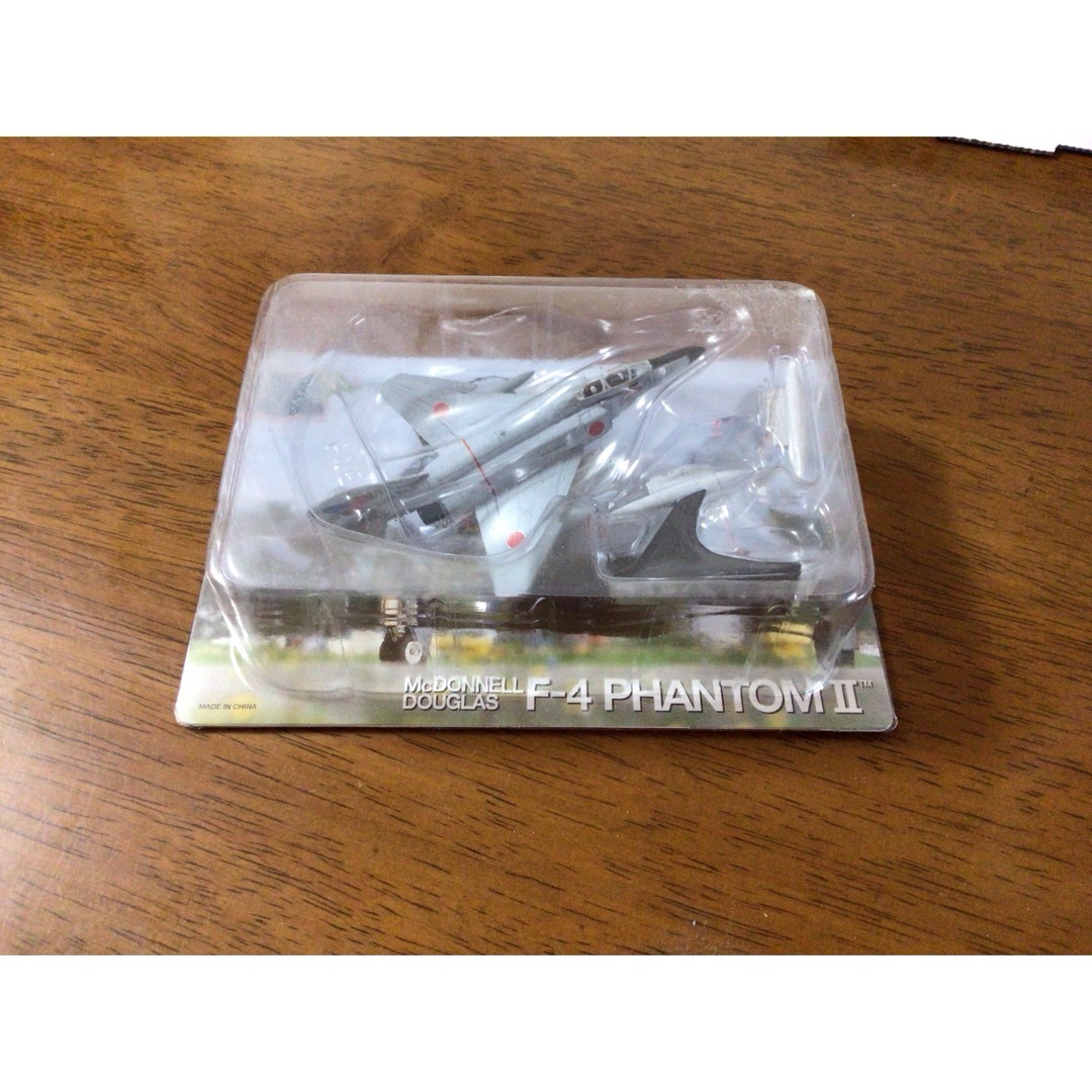 McDONNEL DOUGLAS F-4 PHANTOM Ⅱ 模型　2個セット エンタメ/ホビーのおもちゃ/ぬいぐるみ(模型/プラモデル)の商品写真