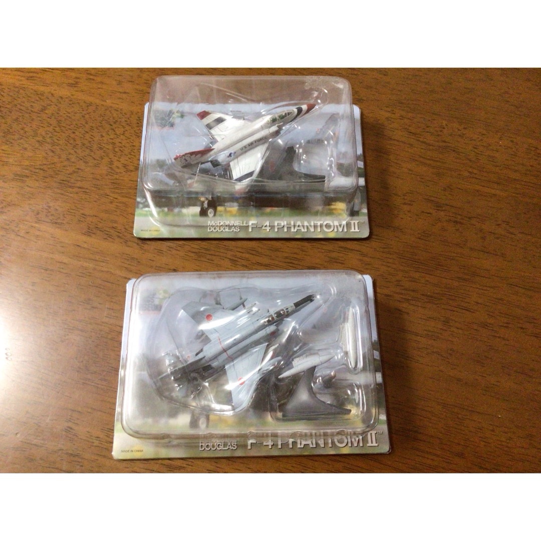 McDONNEL DOUGLAS F-4 PHANTOM Ⅱ 模型　2個セット エンタメ/ホビーのおもちゃ/ぬいぐるみ(模型/プラモデル)の商品写真