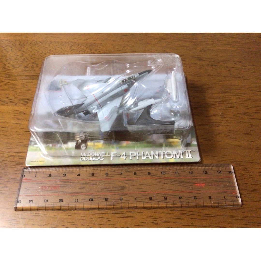 McDONNEL DOUGLAS F-4 PHANTOM Ⅱ 模型　2個セット エンタメ/ホビーのおもちゃ/ぬいぐるみ(模型/プラモデル)の商品写真