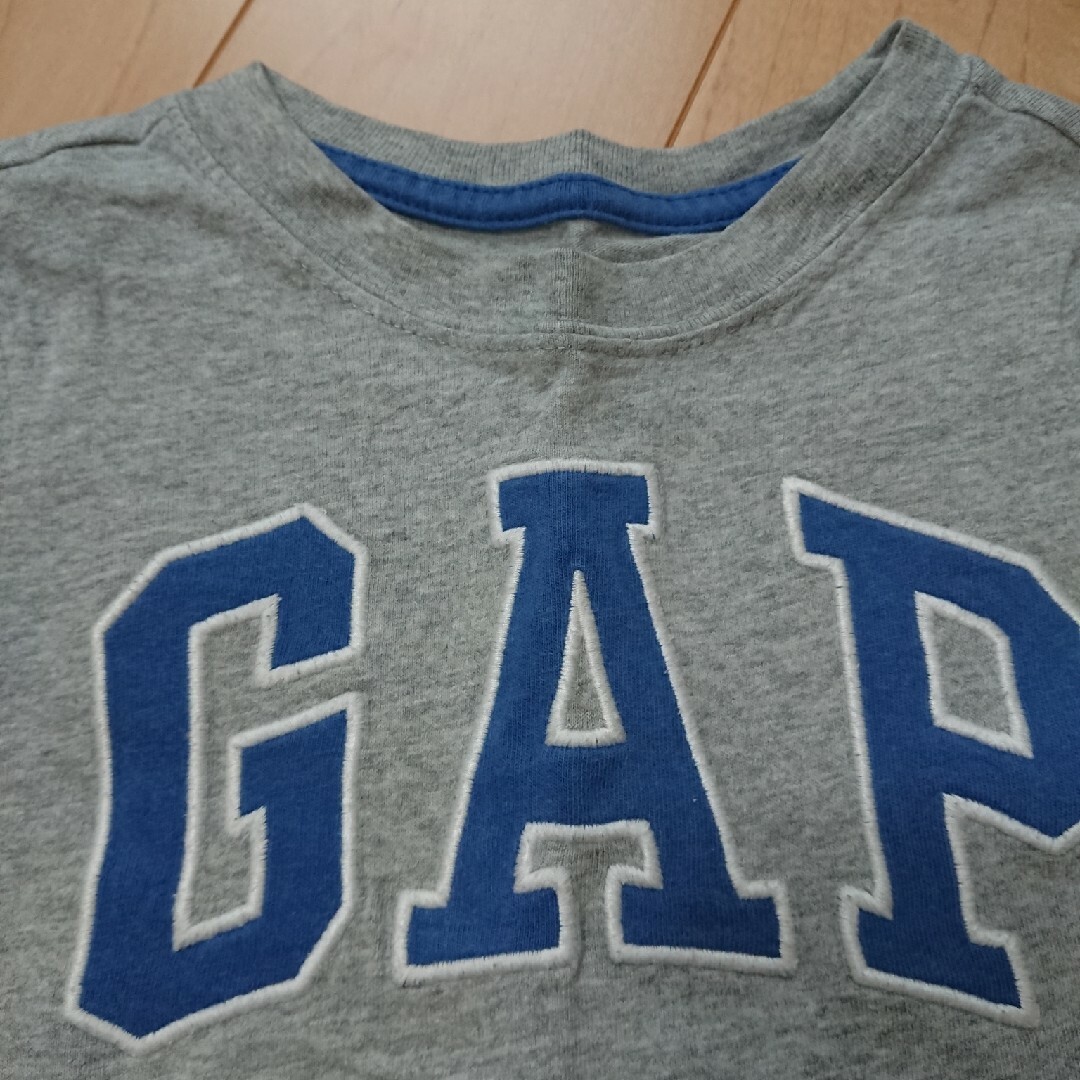 babyGAP(ベビーギャップ)のbabyGAP トップス 95 キッズ/ベビー/マタニティのキッズ服男の子用(90cm~)(Tシャツ/カットソー)の商品写真