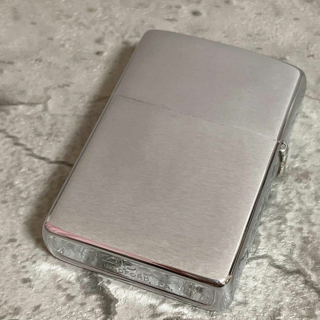 ZIPPO(ジッポー)の超希少 1983 ZIPPO ゴシック体 ロゴ 赤 レッド ジッポー ライター メンズのファッション小物(タバコグッズ)の商品写真