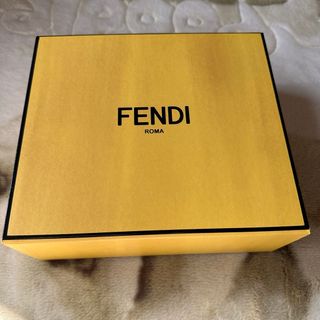 フェンディ(FENDI)のFENDI フェンディ 空箱　ボックス(ショップ袋)