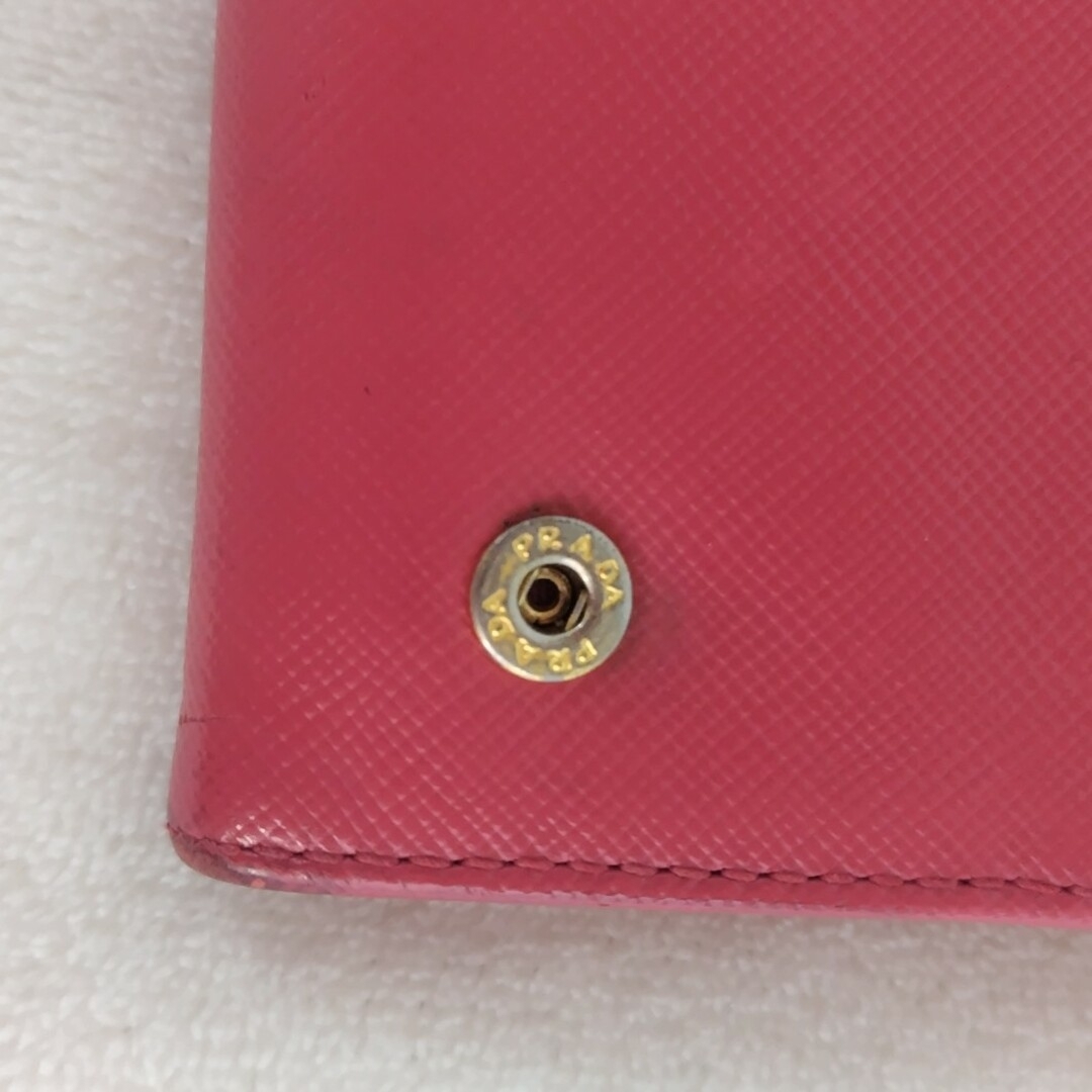 PRADA(プラダ)のPRADA プラダ　長財布　レッド　赤　ボルドー レディースのファッション小物(財布)の商品写真