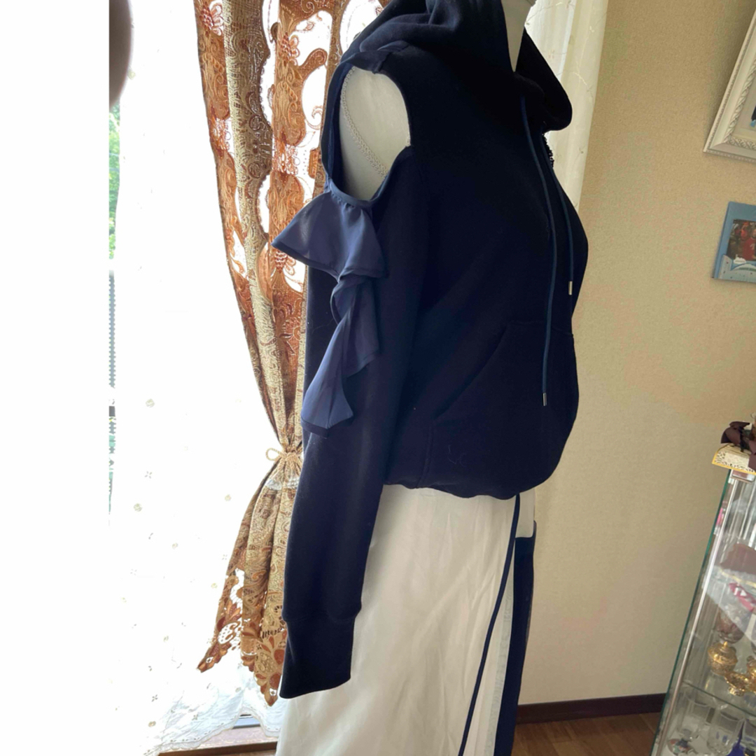 sacai(サカイ)の限定単品販売 定価5.5万円 インナー付きホワイト×ネイビースカート レディースのスカート(ひざ丈スカート)の商品写真