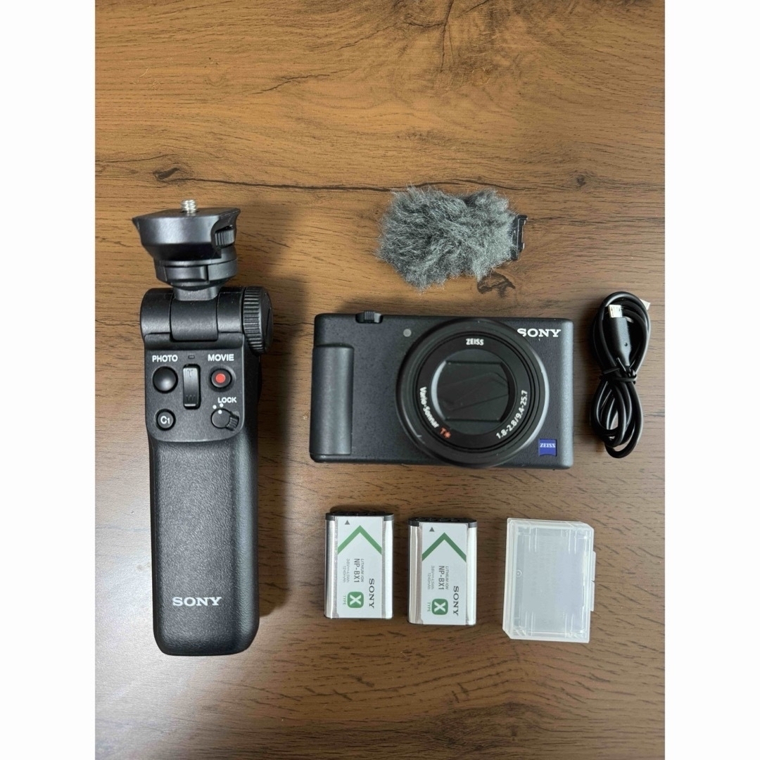 新品級 NIKON D3100 説明書付き ショット数 7,148枚 B615 新品級 NIKON D3100 説明書付き ショット数 7,148枚 B615