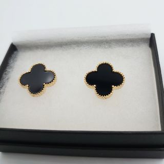 クローバー ピアス ブラック×ゴールド 花 四つ葉(ピアス)