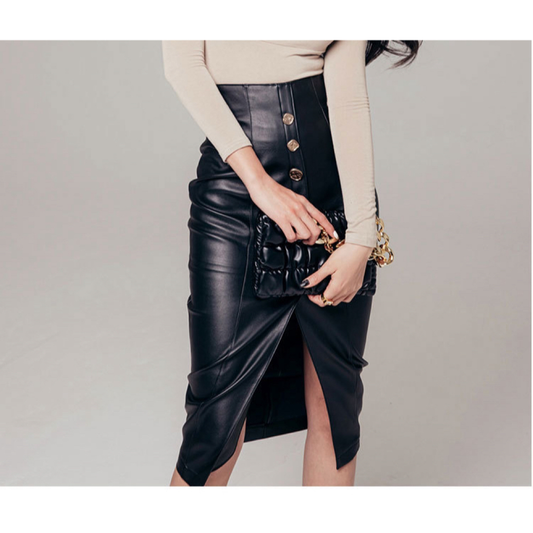 【新品未使用】合皮　皮　レザースカート　ボタンタイトレディースブラック Lサイズ レディースのスカート(ひざ丈スカート)の商品写真