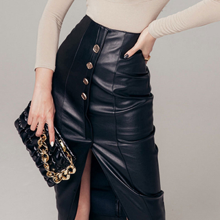 【新品未使用】合皮　皮　レザースカート　ボタンタイトレディースブラック Lサイズ(ひざ丈スカート)