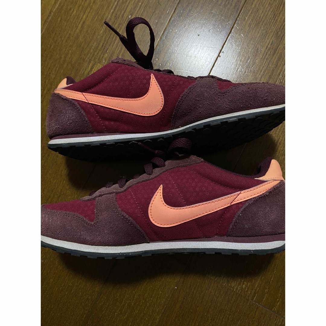 NIKE(ナイキ)のNIKE GENICCO ジニコ　23.5cm レディースの靴/シューズ(スニーカー)の商品写真