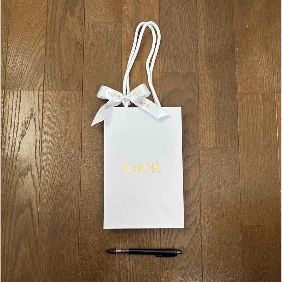 Dior(ディオール)のDior ショップ袋 縦薬22.5横約14.5幅約8cm持ち帰りのみ使用しました レディースのバッグ(ショップ袋)の商品写真