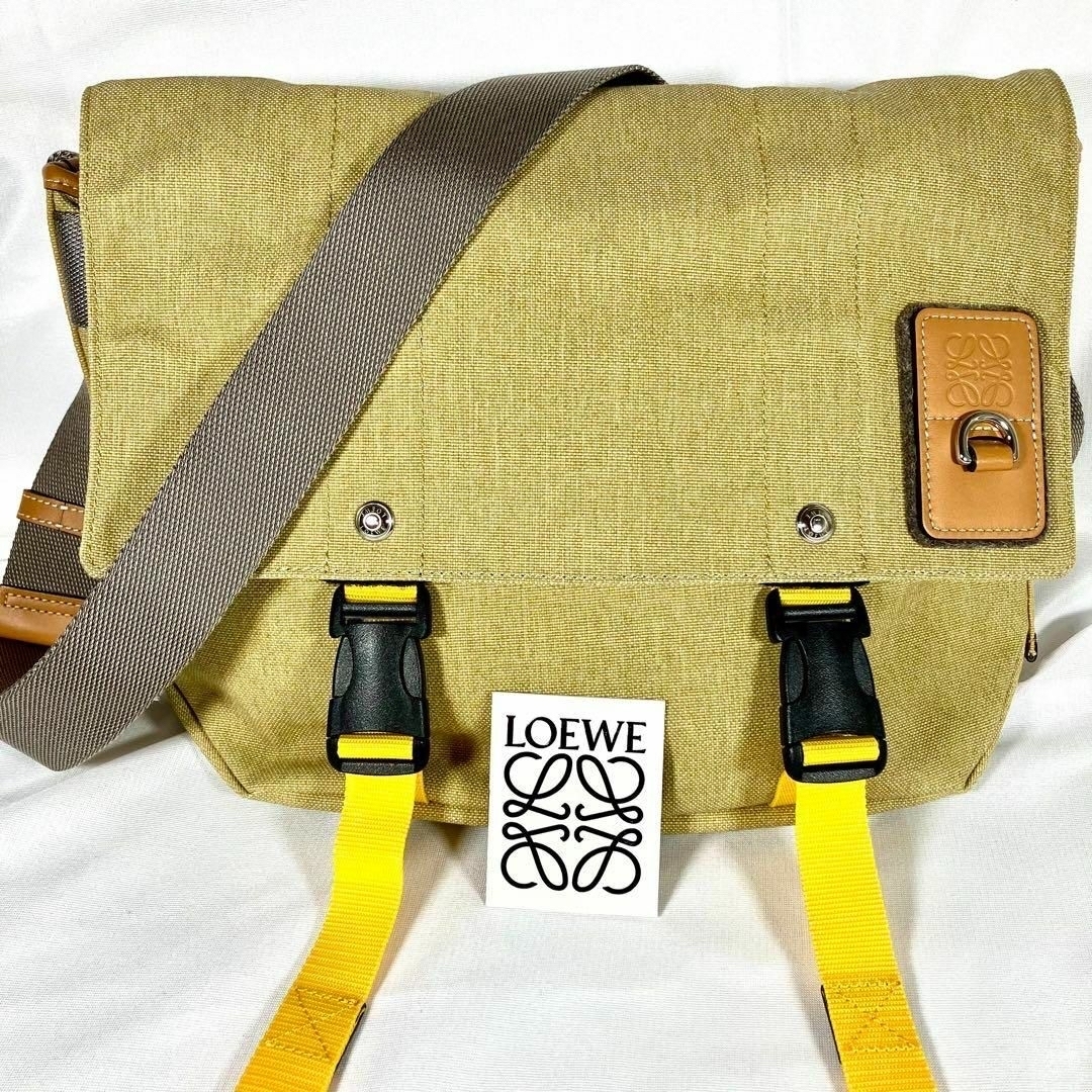 LOEWE(ロエベ)の未使用級✨LOEWE アイ ロエベ ネイチャー メッセンジャーバッグ キャンバス メンズのバッグ(ショルダーバッグ)の商品写真