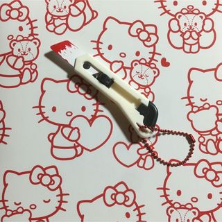 メンヘラちゃんカッター。白(キーホルダー)