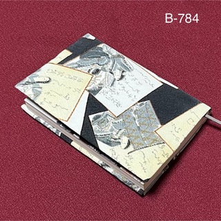 B-784再販　標準サイズ　ハンドメイド　正絹　百人一首　文庫本ブックカバー(ブックカバー)
