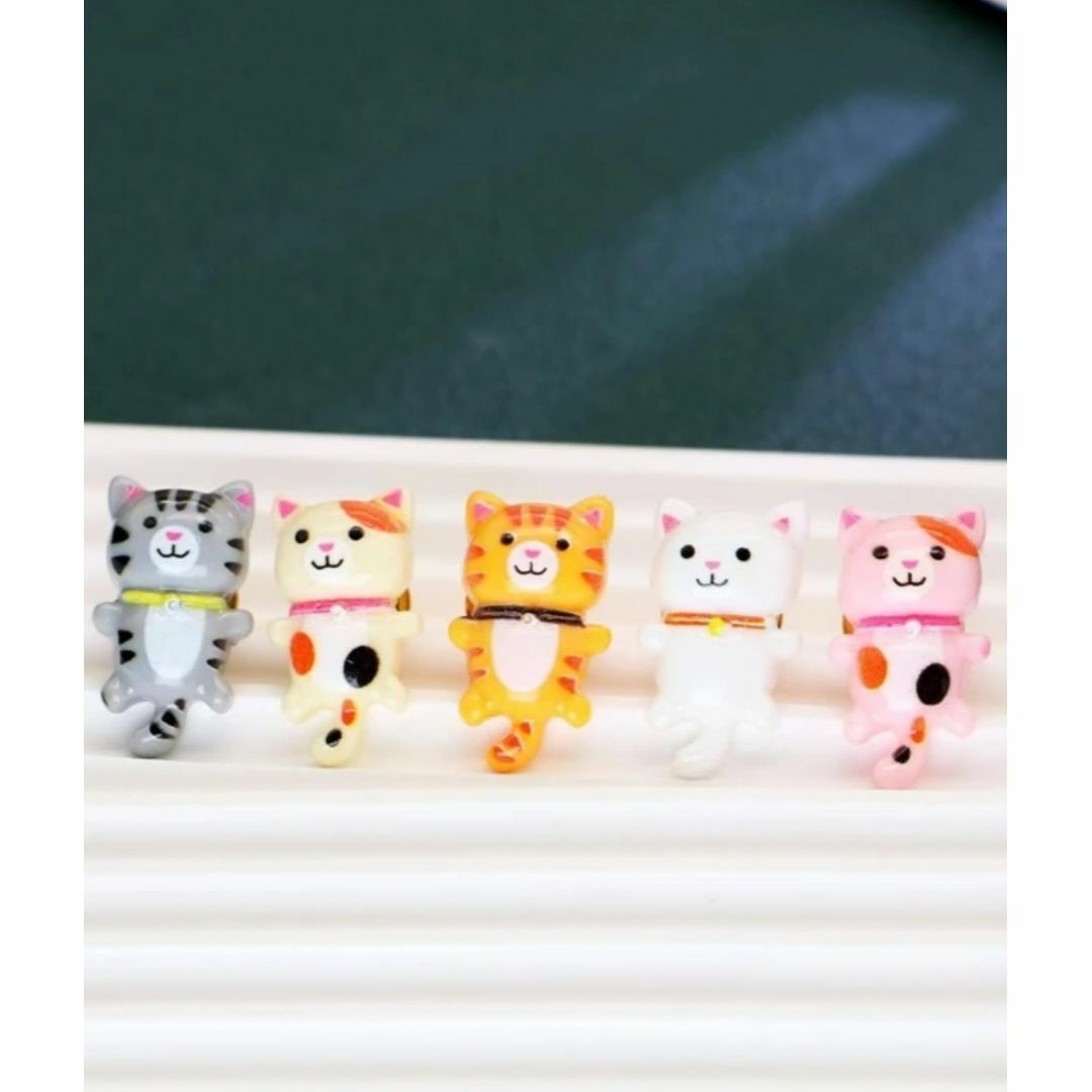 【新品】猫 ピンバッジ ピンバッジ ピンズ 猫ブローチ 猫好き 5点セット レディースのアクセサリー(ブローチ/コサージュ)の商品写真