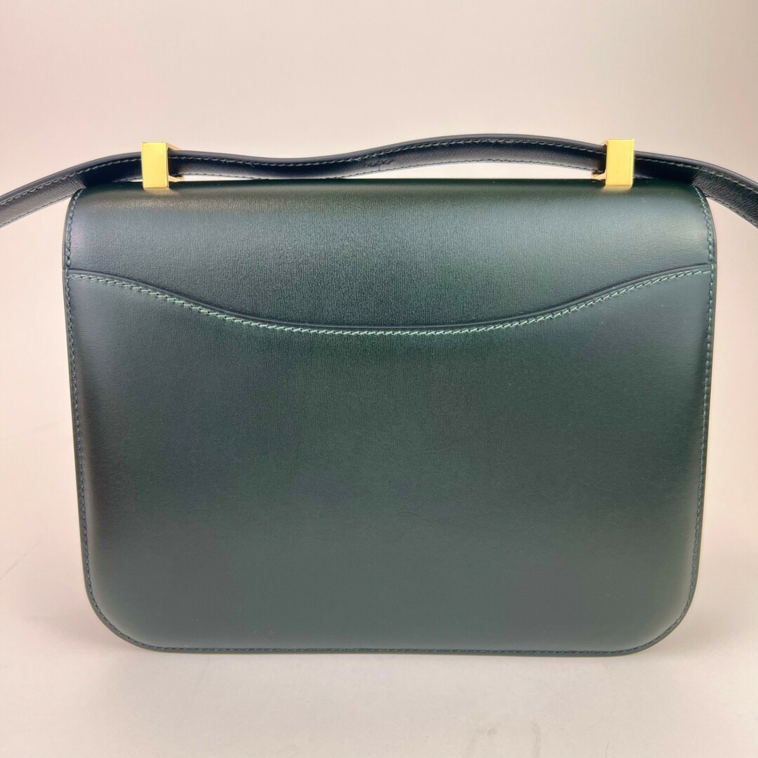 Hermes(エルメス)の新品 HERMES エルメス Constance24 コンスタンス24 Vert fonce ヴェールフォンセ box calf ボックスカーフ B刻 レディースのバッグ(ショルダーバッグ)の商品写真