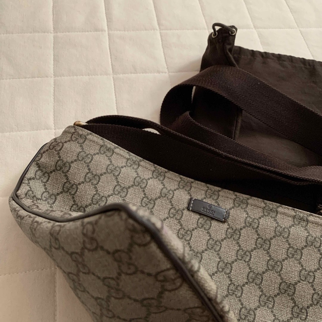 Gucci(グッチ)のGUCCI 斜めがけショルダーバッグ レディースのバッグ(ショルダーバッグ)の商品写真
