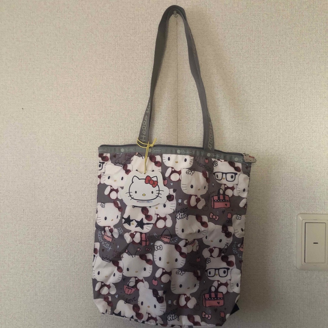 LeSportsac(レスポートサック)のLesportsacコラボハローキティ未使用タグ付きトートバック レディースのバッグ(トートバッグ)の商品写真