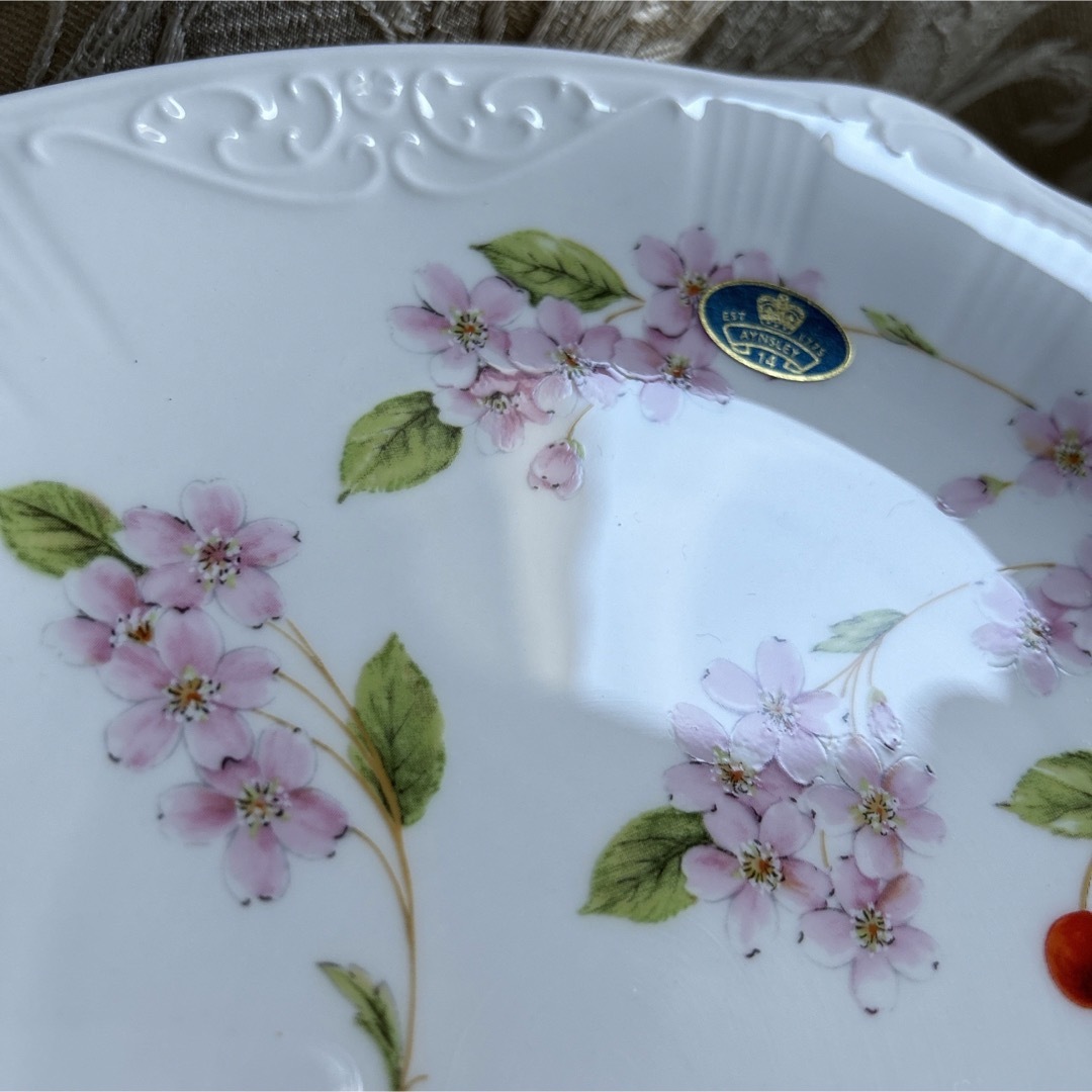 Aynsley China(エインズレイ)の新品 英国製 希少 Aynsley【Cherry Blossom】ケーキプラター インテリア/住まい/日用品のキッチン/食器(食器)の商品写真