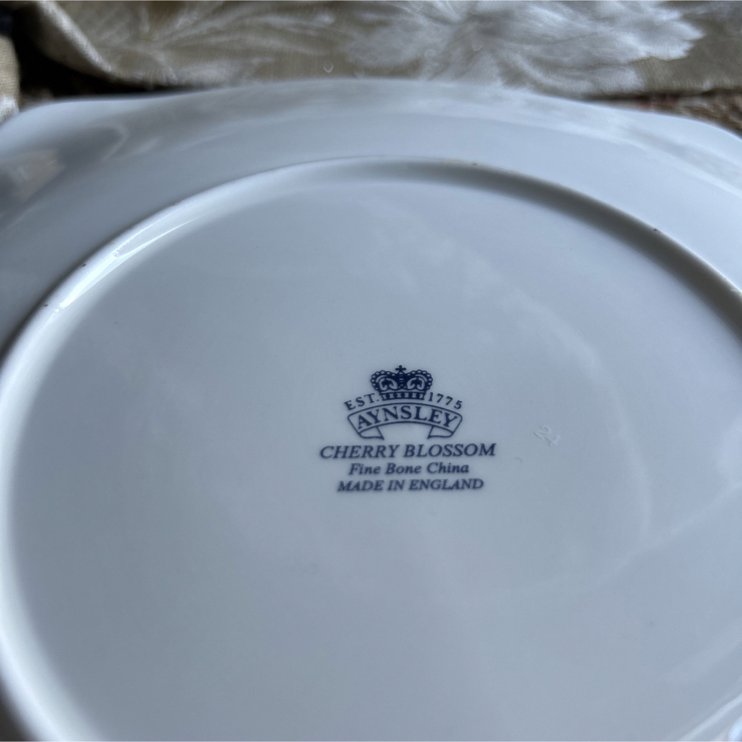 Aynsley China(エインズレイ)の新品 英国製 希少 Aynsley【Cherry Blossom】ケーキプラター インテリア/住まい/日用品のキッチン/食器(食器)の商品写真