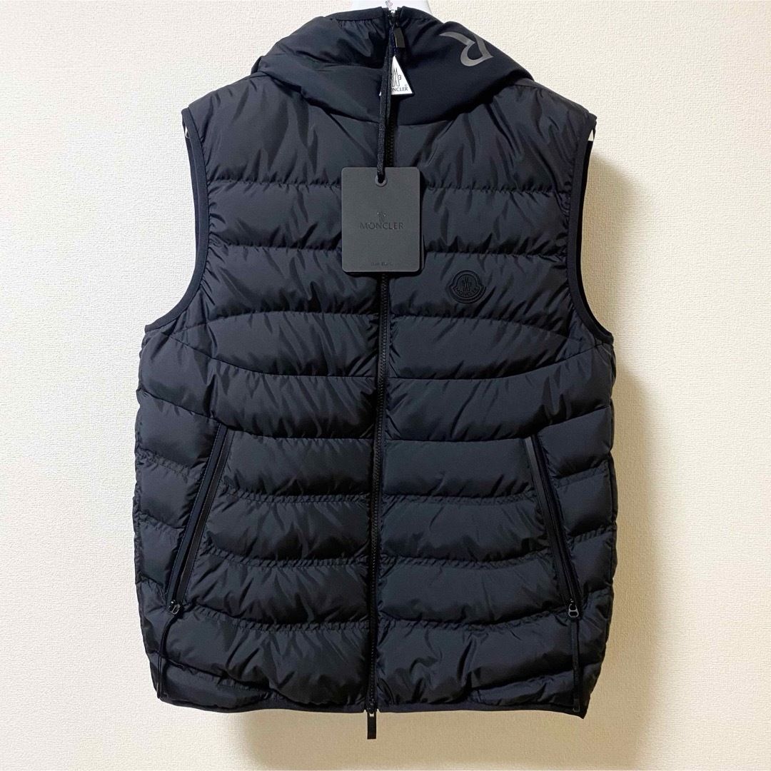 MONCLER(モンクレール)の新品未使用！送料込み★MONCLER★Nubiera ダウンベスト　ジレ メンズのジャケット/アウター(ダウンベスト)の商品写真