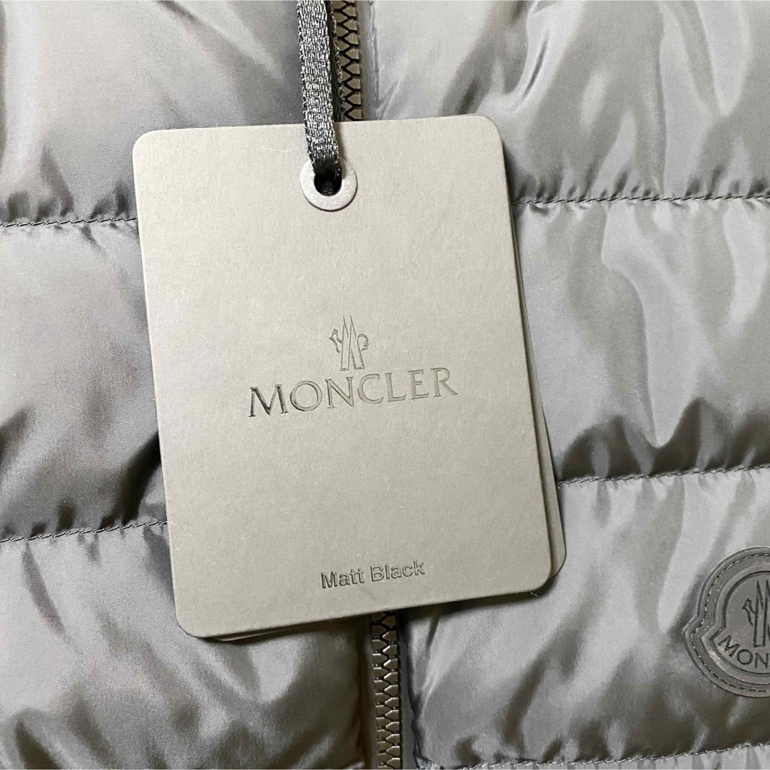 MONCLER(モンクレール)の新品未使用！送料込み★MONCLER★Nubiera ダウンベスト　ジレ メンズのジャケット/アウター(ダウンベスト)の商品写真