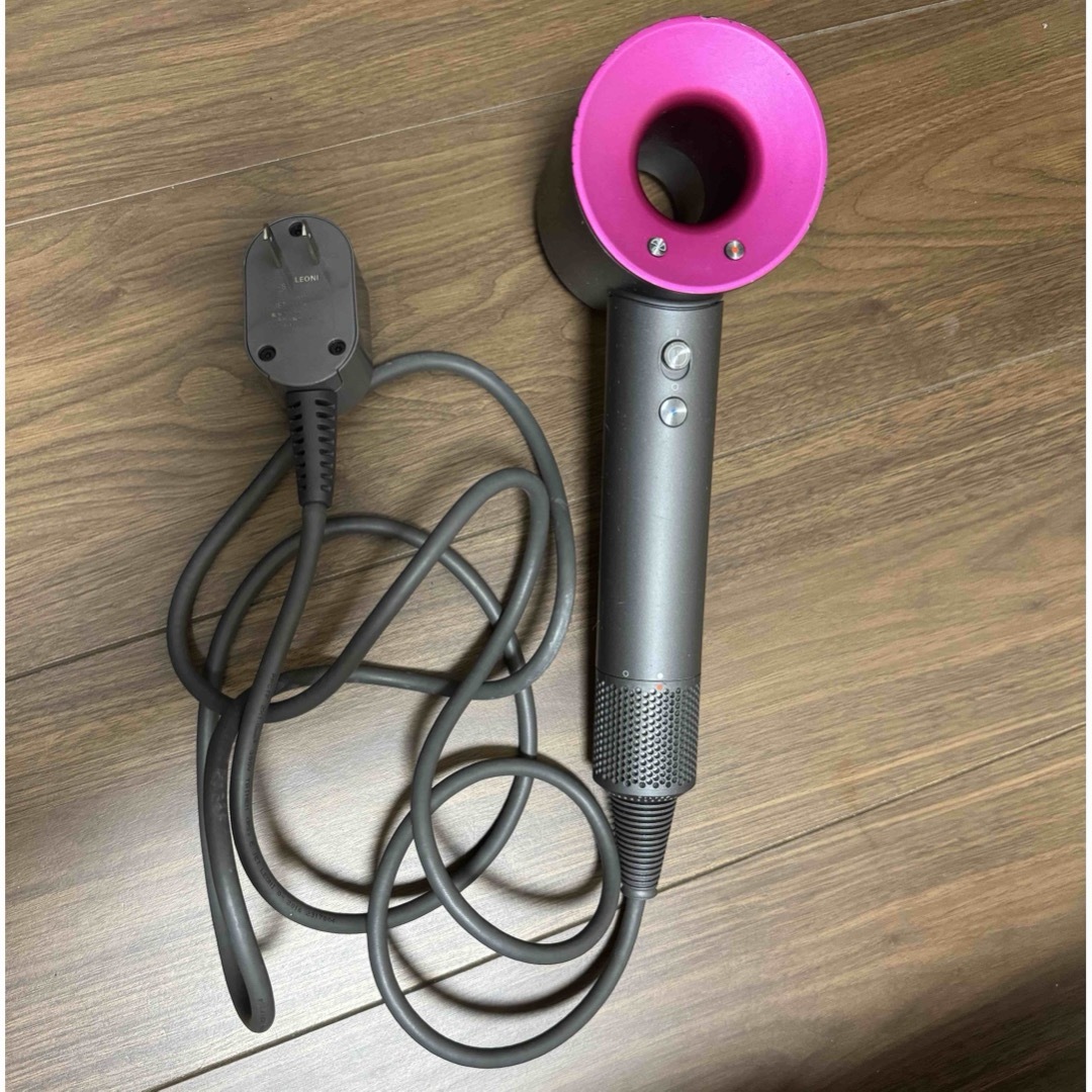 Dyson(ダイソン)のこなこな様専用　dyson ダイソン ドライヤー ジャンク品 スマホ/家電/カメラの美容/健康(ドライヤー)の商品写真