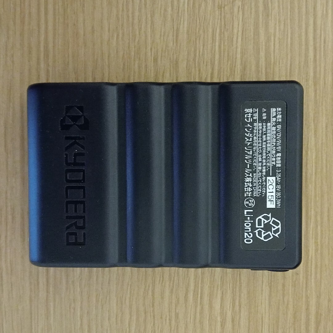 BURTLE(バートル)のBURTLE　19v　バッテリー スマホ/家電/カメラのスマートフォン/携帯電話(バッテリー/充電器)の商品写真