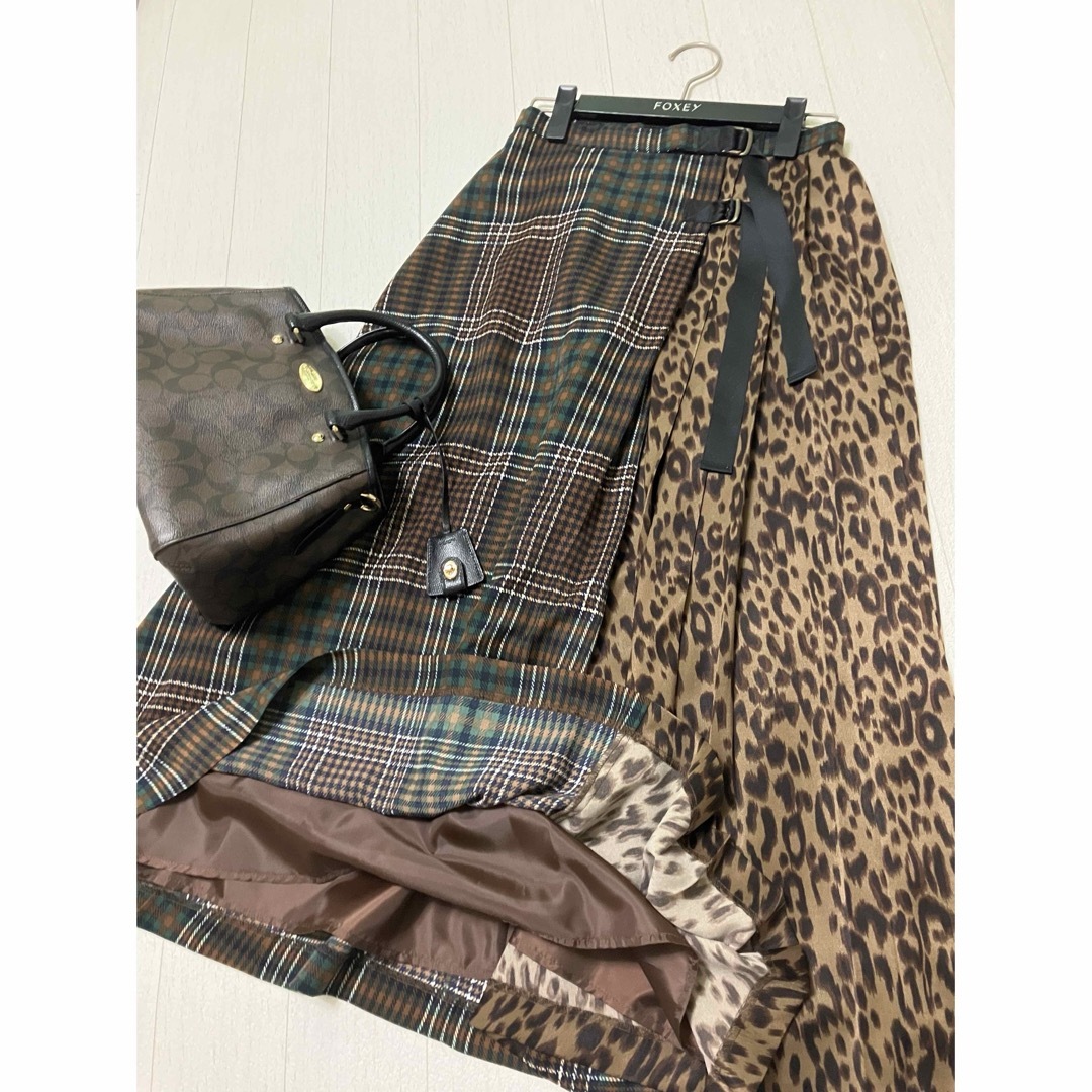 STRAWBERRY-FIELDS(ストロベリーフィールズ)の新品　ストロベリーフィールズ　スカート　柄　レオパード　チェック　ロング　マキシ レディースのスカート(ロングスカート)の商品写真