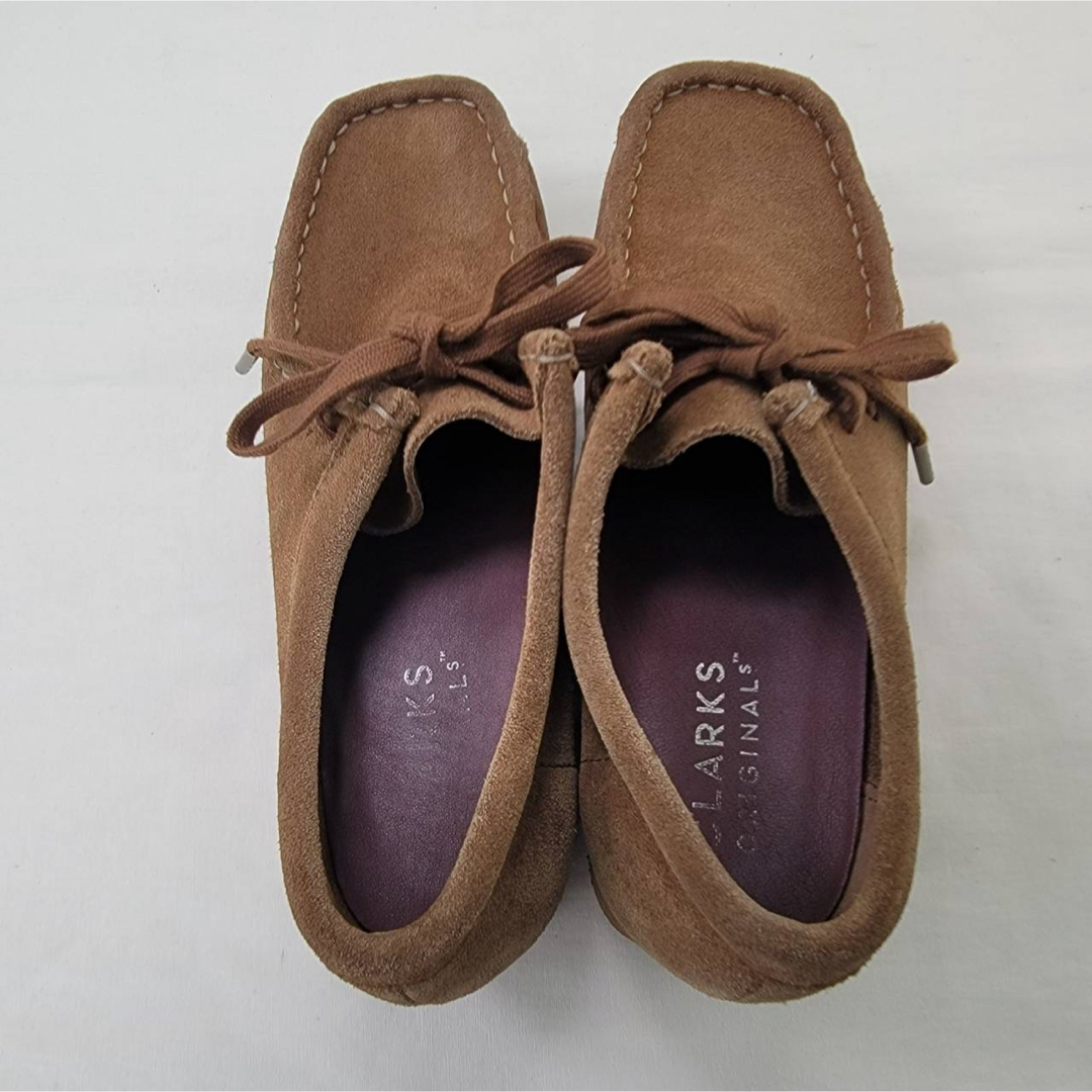 Clarks(クラークス)のクラークス ワラビー ウィメンズ  ブラウン スエード UK4/ 23cm レディースの靴/シューズ(ブーツ)の商品写真