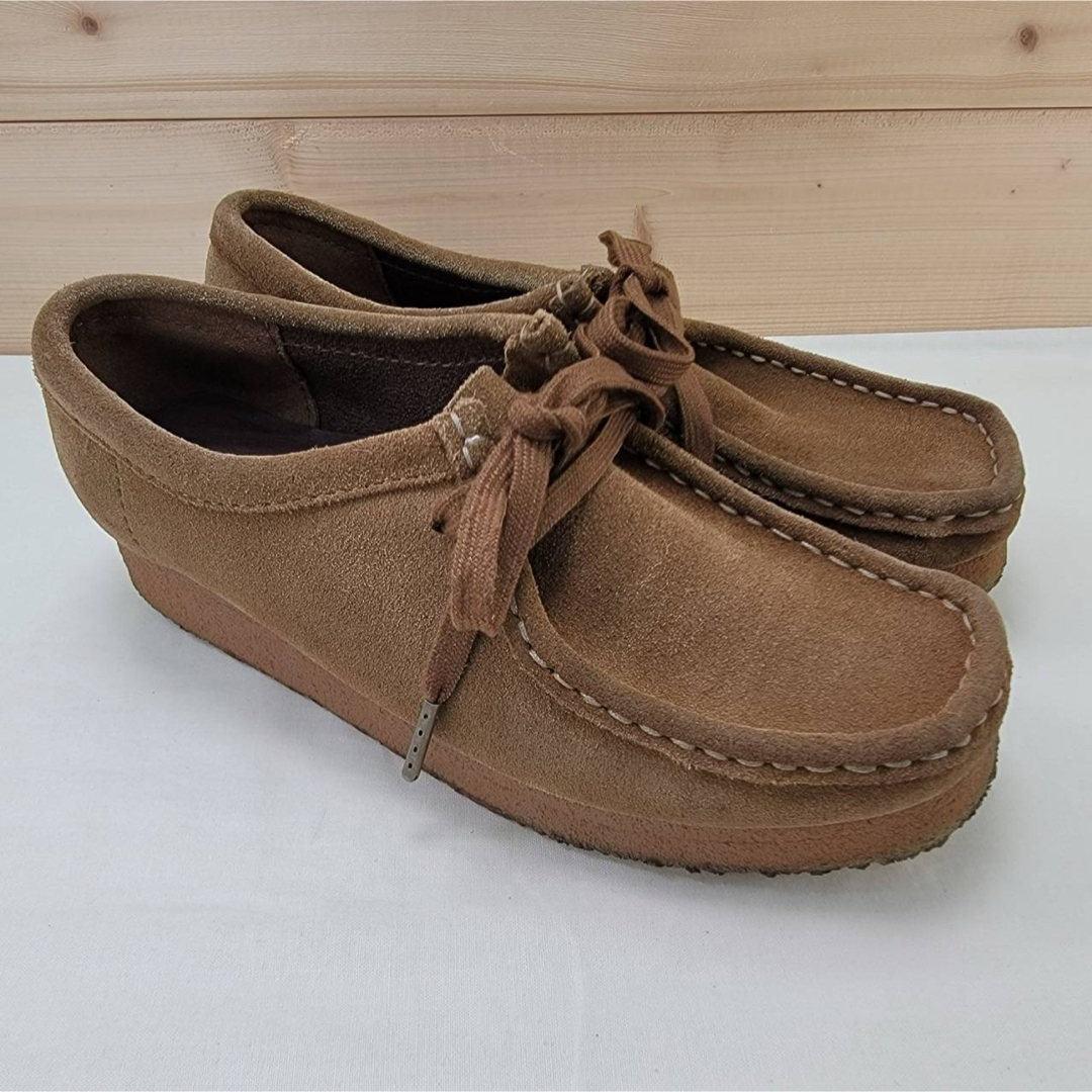 Clarks(クラークス)のクラークス ワラビー ウィメンズ  ブラウン スエード UK4/ 23cm レディースの靴/シューズ(ブーツ)の商品写真