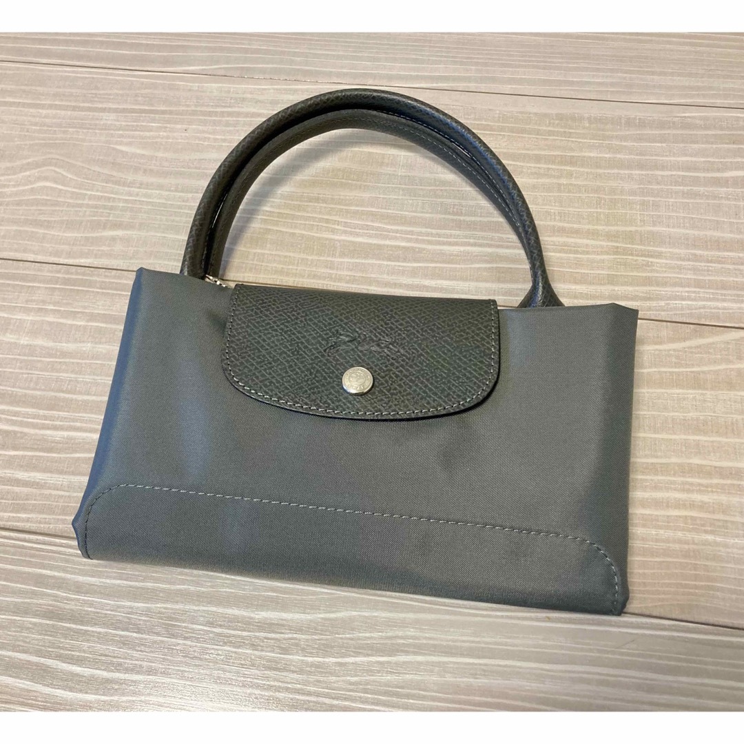 LONGCHAMP(ロンシャン)の LONGCHAMP ロンシャン ル・プリアージュ グリーン Mサイズ  レディースのバッグ(トートバッグ)の商品写真