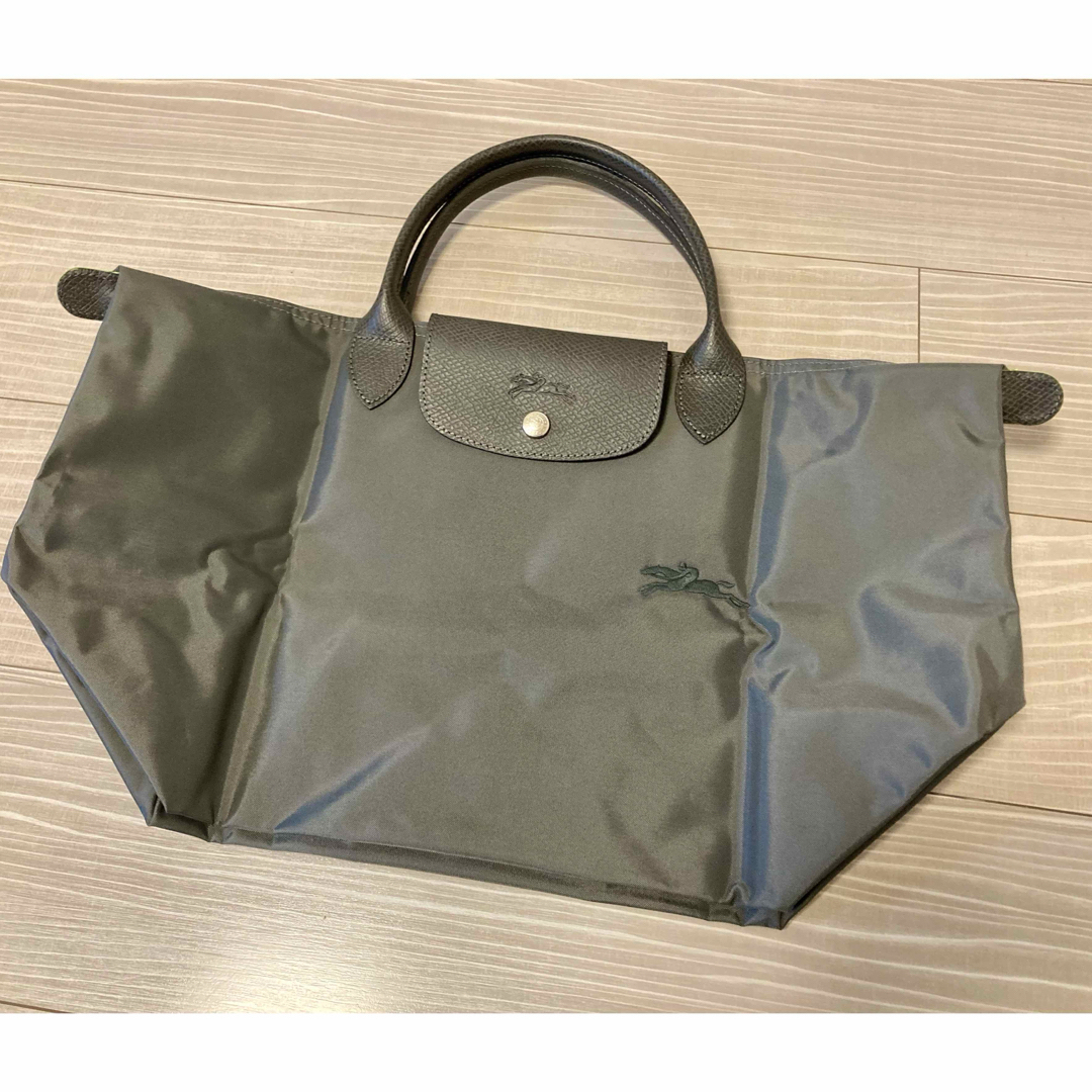 LONGCHAMP(ロンシャン)の LONGCHAMP ロンシャン ル・プリアージュ グリーン Mサイズ  レディースのバッグ(トートバッグ)の商品写真