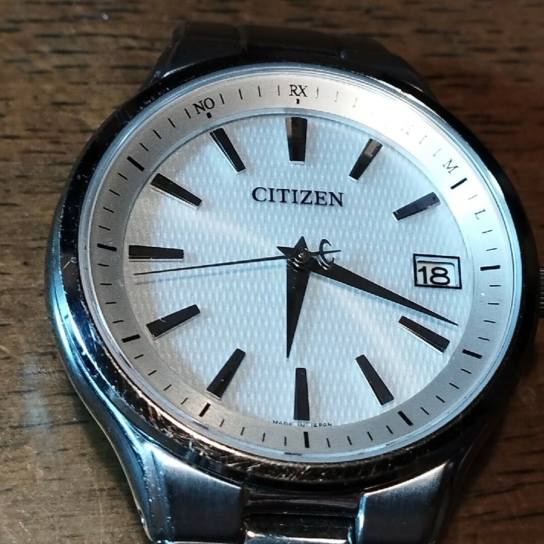 CITIZEN(シチズン)のAD32　シチズン・エコドライブ　チタン・電波・ソーラー時計　　　日付・耐磁 メンズの時計(腕時計(アナログ))の商品写真