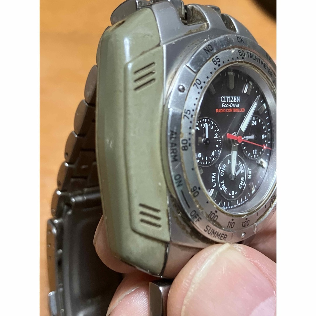 CITIZEN(シチズン)のシチズン世界初量産電波時計ソーラー充電で稼働中、詳しくは8枚目写真見て下さい メンズの時計(腕時計(アナログ))の商品写真